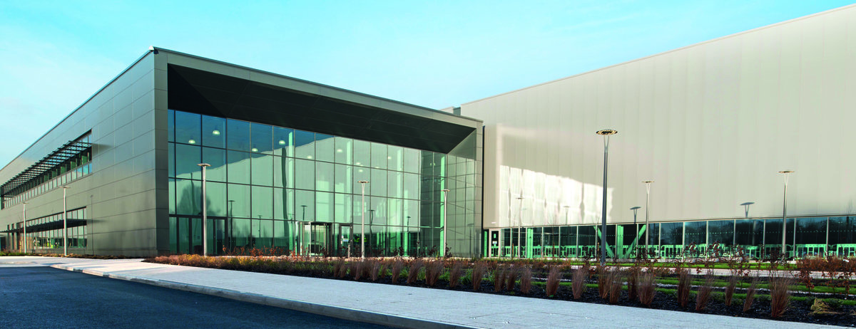 Stace congratulate teams involved in JLR 4 Engine Manufacturing Centre completion