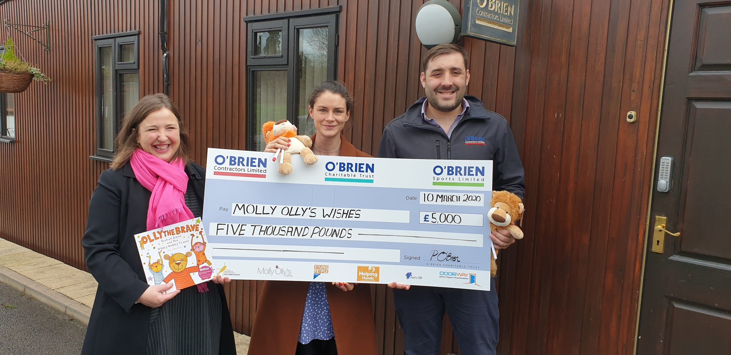 O’Brien Charitable Trust Presents Molly Olly’s Wishes with £5,000 Cheque